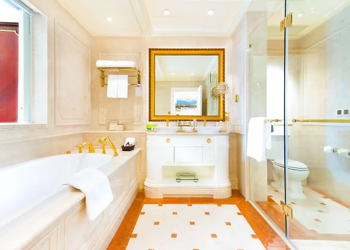 Legend Palace Hotel 5*