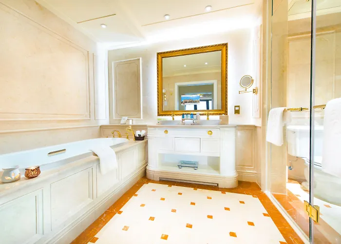Legend Palace Hotel 5*