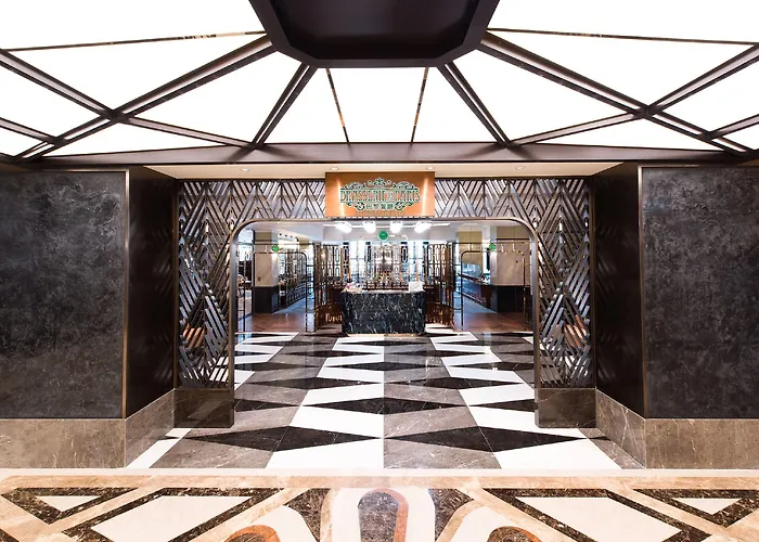 Legend Palace Hotel